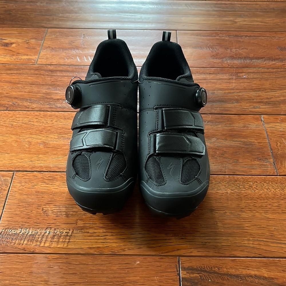 Brand new cycle shoes, Power shoes specialized for feet
